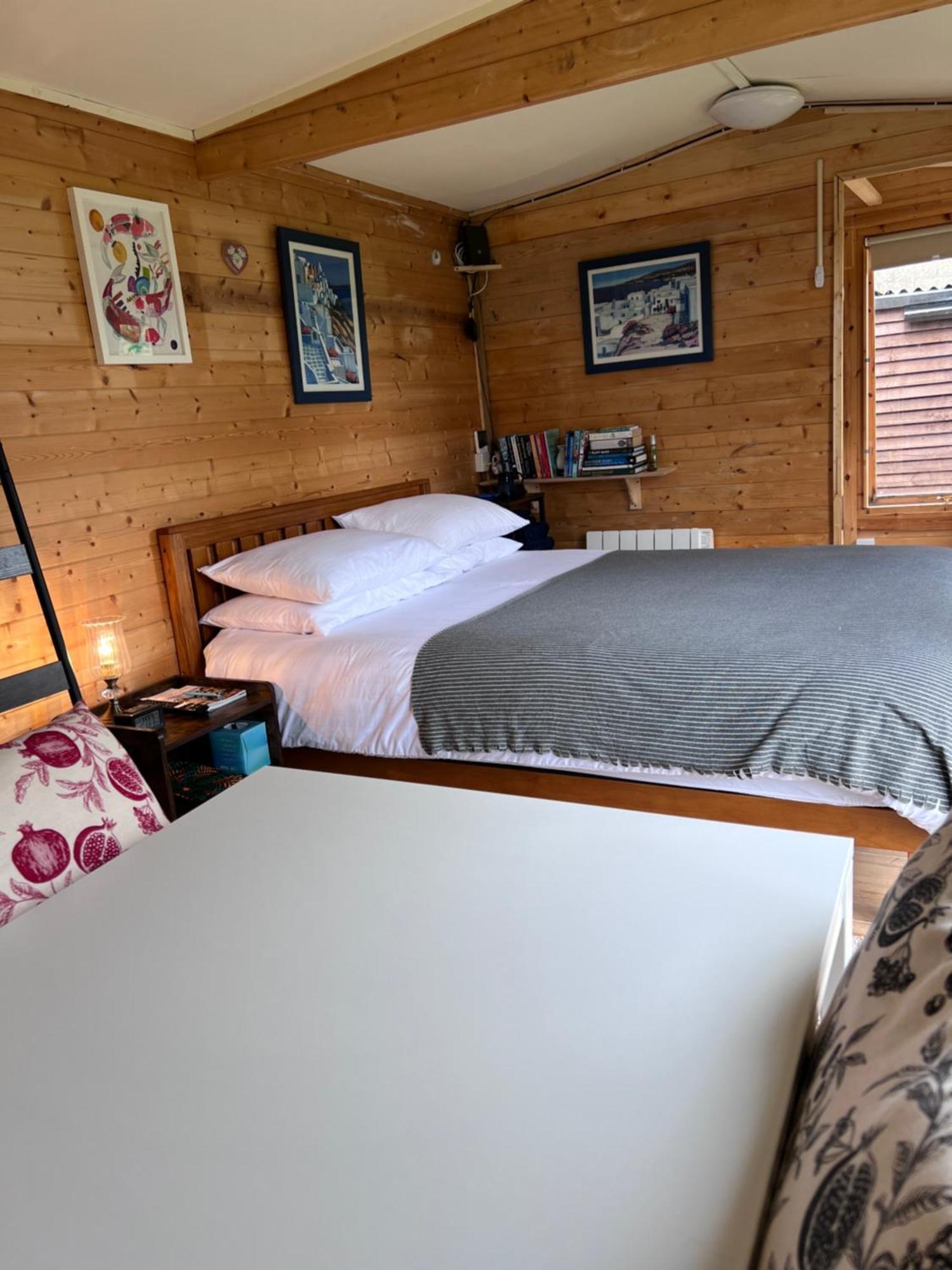 The Cabin Bradford-On-Avon Номер фото